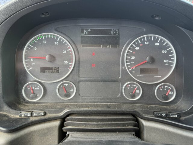 MAN TGS 35.360 8X4 BB Dachdecker Kran bis 52 m - Truk derek: gambar 2 MAN TGS 35.360 8X4 BB Dachdecker Kran bis 52 m - Truk derek: gambar 2