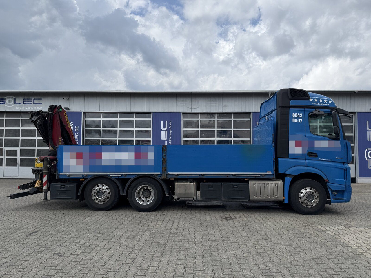 Mercedes-Benz ACTROS 2545 6x2 Pritsche Kran Palfinger PK20001K - Truk flatbed, Truk derek: gambar 2 Mercedes-Benz ACTROS 2545 6x2 Pritsche Kran Palfinger PK20001K - Truk flatbed, Truk derek: gambar 2