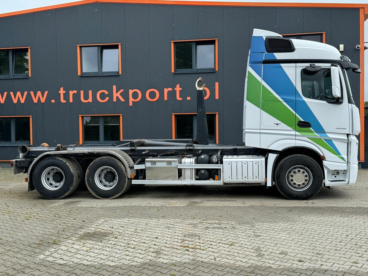 Mercedes-Benz ACTROS 2658 6x2 Abrollkipper MEILLER RK 26.67K - Hook lift: gambar 4 Mercedes-Benz ACTROS 2658 6x2 Abrollkipper MEILLER RK 26.67K - Hook lift: gambar 4