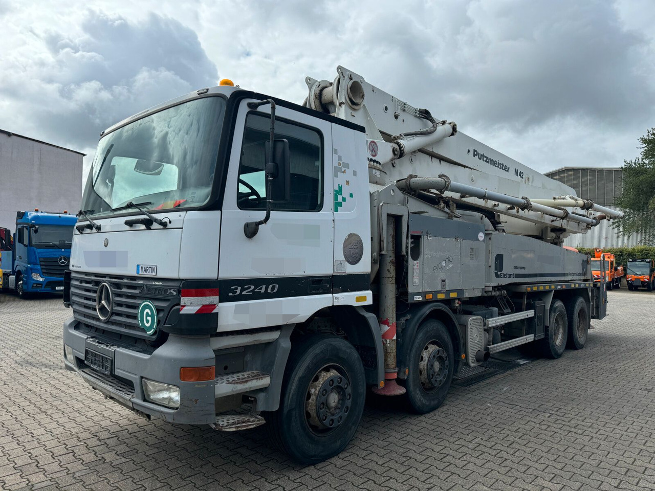 Mercedes-Benz ACTROS 3240 8x4 Betonpumpe PUTZMEISTER BSF 42 M - Truk pompa beton: gambar 3 Mercedes-Benz ACTROS 3240 8x4 Betonpumpe PUTZMEISTER BSF 42 M - Truk pompa beton: gambar 3