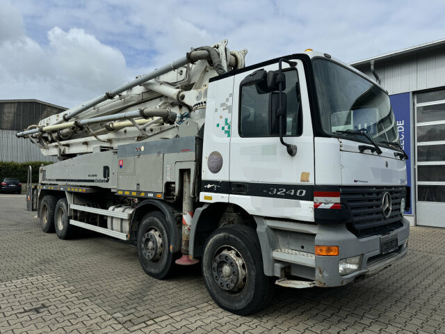 Mercedes-Benz ACTROS 3240 8x4 Betonpumpe PUTZMEISTER BSF 42 M - Truk pompa beton: gambar 1 Mercedes-Benz ACTROS 3240 8x4 Betonpumpe PUTZMEISTER BSF 42 M - Truk pompa beton: gambar 1