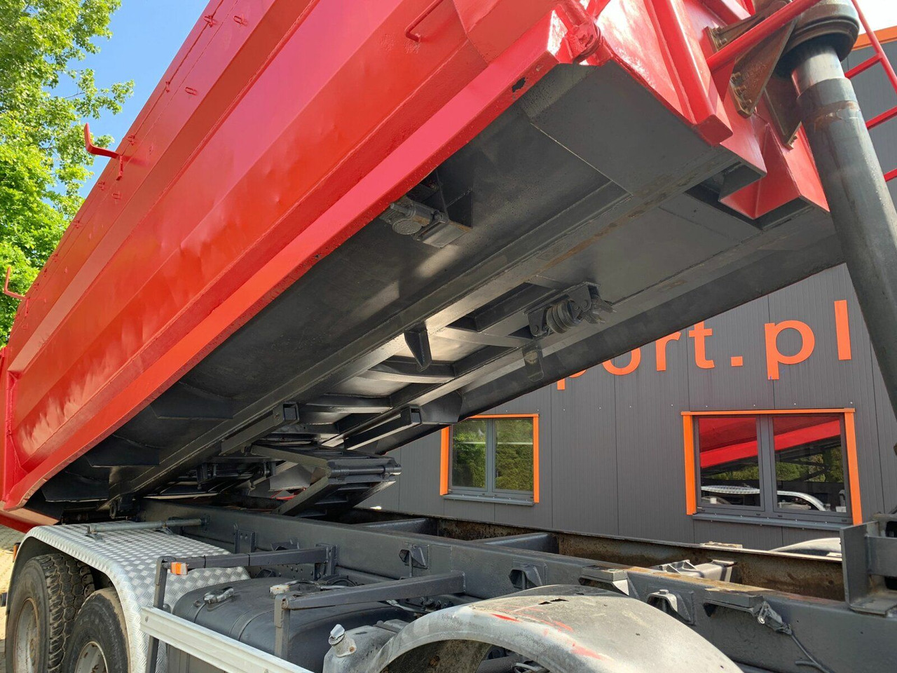 Truk jungkit Mercedes-Benz ACTROS 4141 EURO4 8x8 Muldenkipper: gambar 18