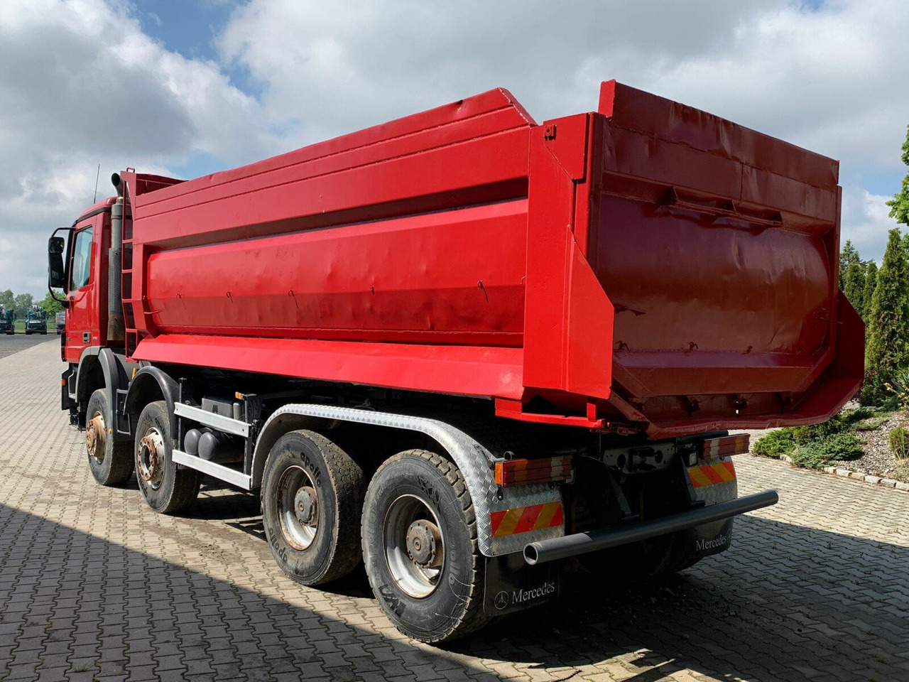 Truk jungkit Mercedes-Benz ACTROS 4141 EURO4 8x8 Muldenkipper: gambar 7