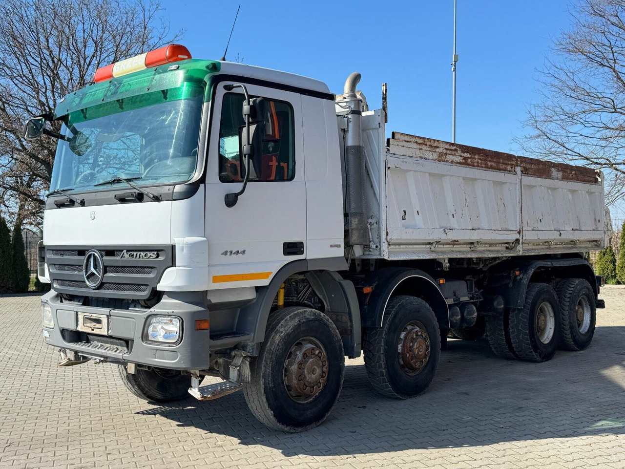 Mercedes-Benz ACTROS 4144 8x8 EURO4 DSK Meiller - Truk jungkit: gambar 2 Mercedes-Benz ACTROS 4144 8x8 EURO4 DSK Meiller - Truk jungkit: gambar 2