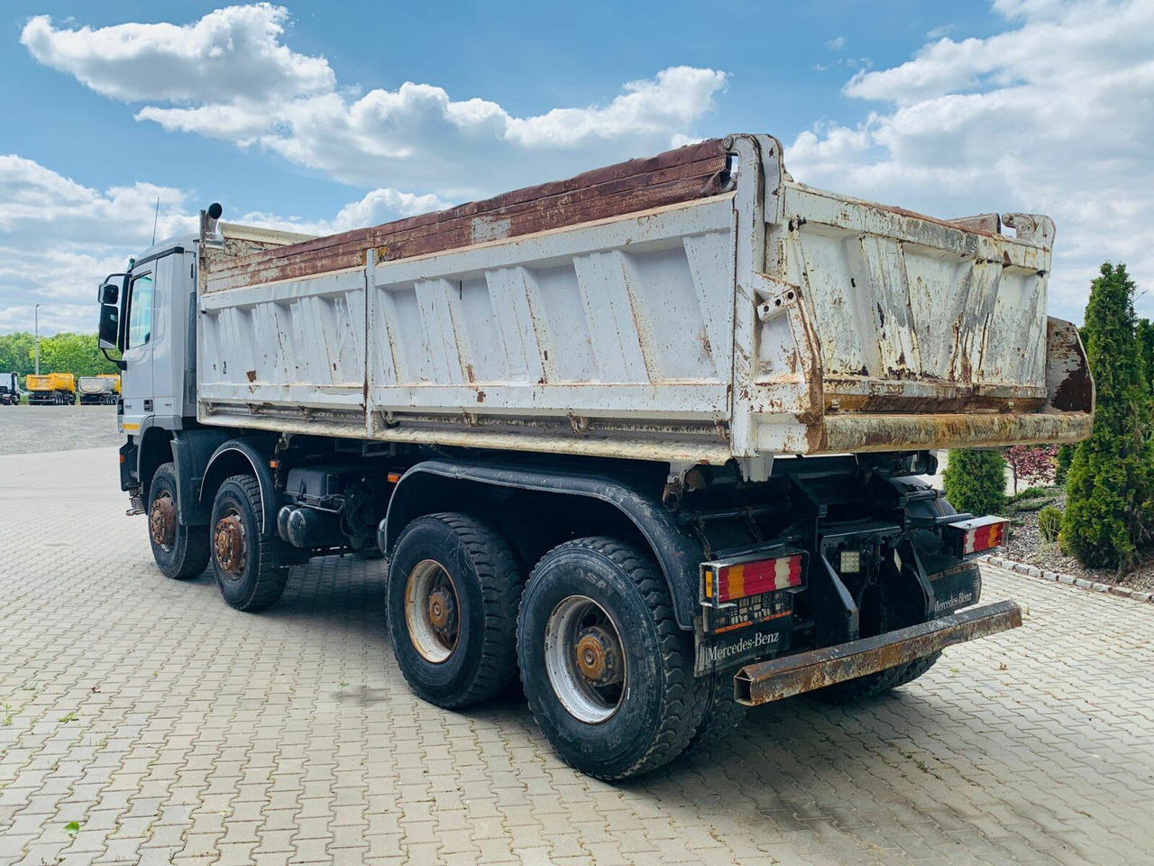 Mercedes-Benz ACTROS 4144 8x8 EURO4 DSK Meiller - Truk jungkit: gambar 4 Mercedes-Benz ACTROS 4144 8x8 EURO4 DSK Meiller - Truk jungkit: gambar 4