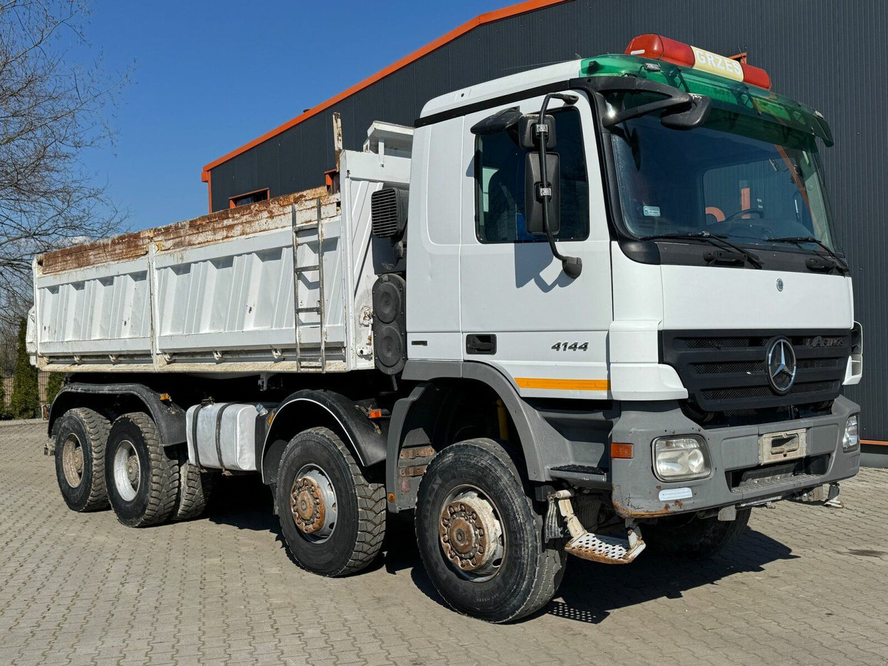 Mercedes-Benz ACTROS 4144 8x8 EURO4 DSK Meiller - Truk jungkit: gambar 1 Mercedes-Benz ACTROS 4144 8x8 EURO4 DSK Meiller - Truk jungkit: gambar 1