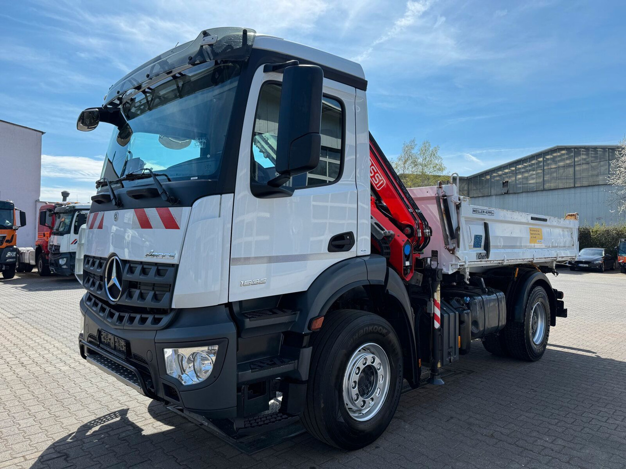 Mercedes-Benz AROCS 1832 4x2 Euro 6 Kipper Kran FASSI F120FB - Truk derek: gambar 2 Mercedes-Benz AROCS 1832 4x2 Euro 6 Kipper Kran FASSI F120FB - Truk derek: gambar 2