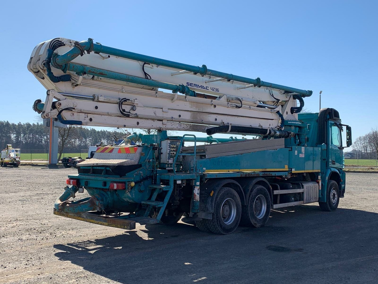 Mercedes-Benz AROCS 2636 6x4 Euro 6 Betonpumpe SERMAC 4Z36 - Truk pompa beton: gambar 5 Mercedes-Benz AROCS 2636 6x4 Euro 6 Betonpumpe SERMAC 4Z36 - Truk pompa beton: gambar 5