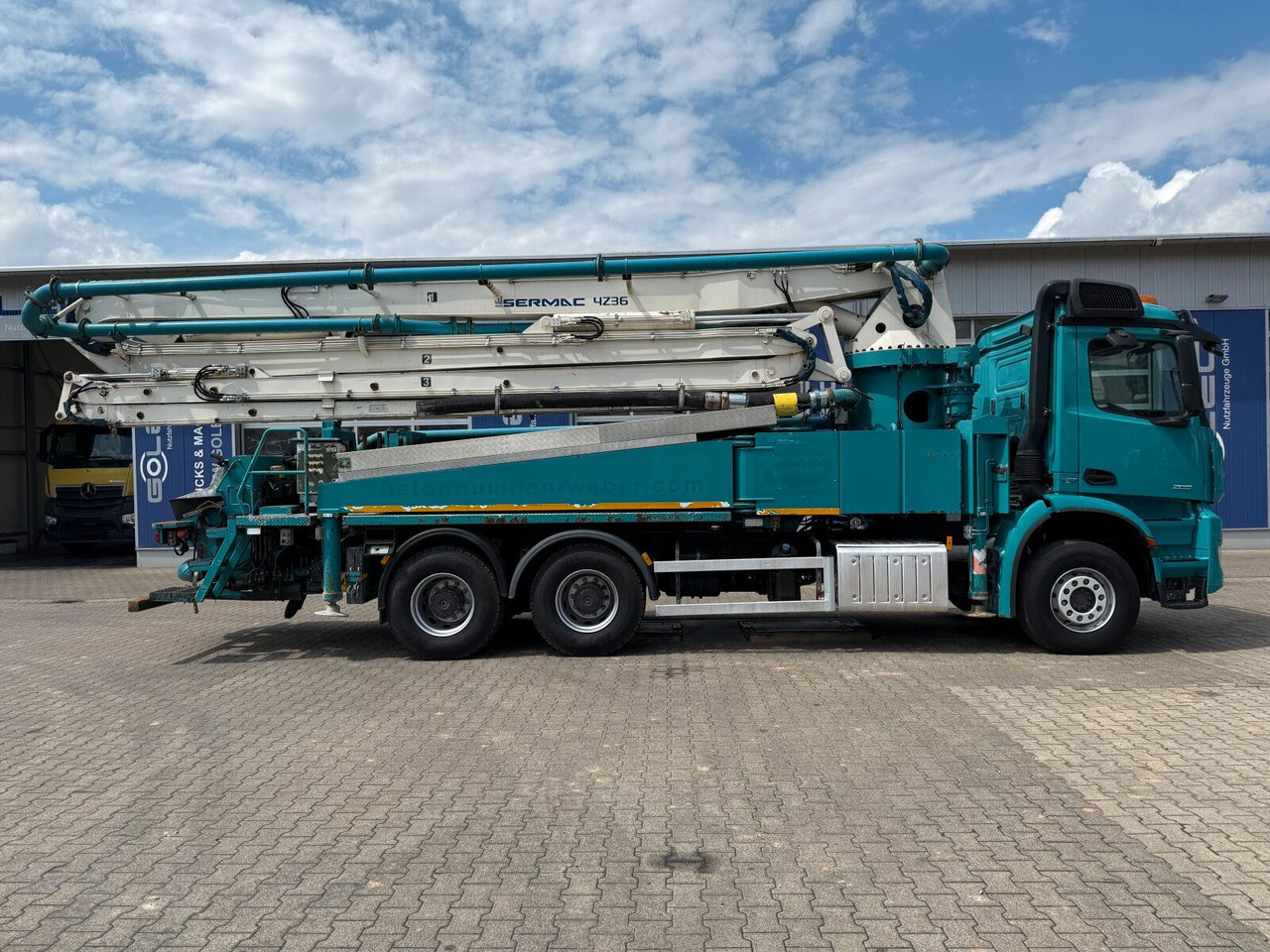 Mercedes-Benz AROCS 2636 6x4 Euro 6 Betonpumpe SERMAC 4Z36 - Truk pompa beton: gambar 3 Mercedes-Benz AROCS 2636 6x4 Euro 6 Betonpumpe SERMAC 4Z36 - Truk pompa beton: gambar 3