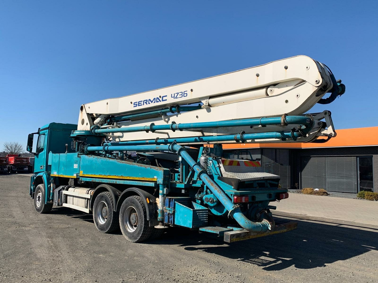 Mercedes-Benz AROCS 2636 6x4 Euro 6 Betonpumpe SERMAC 4Z36 - Truk pompa beton: gambar 3 Mercedes-Benz AROCS 2636 6x4 Euro 6 Betonpumpe SERMAC 4Z36 - Truk pompa beton: gambar 3