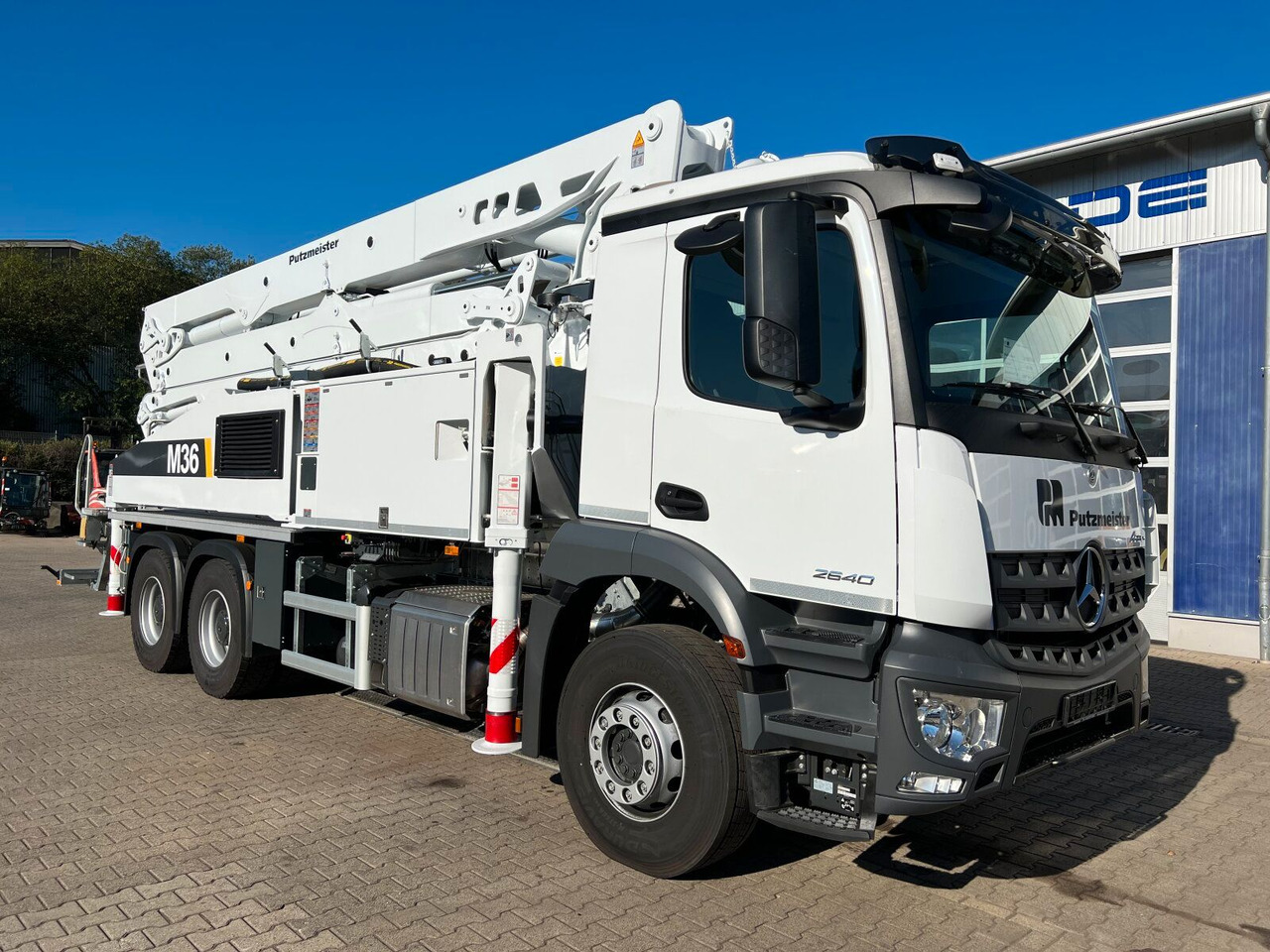 Mercedes-Benz AROCS 2640 6x4 E6 Betonpumpe Putzmeister 36-4 M - Truk pompa beton: gambar 1 Mercedes-Benz AROCS 2640 6x4 E6 Betonpumpe Putzmeister 36-4 M - Truk pompa beton: gambar 1