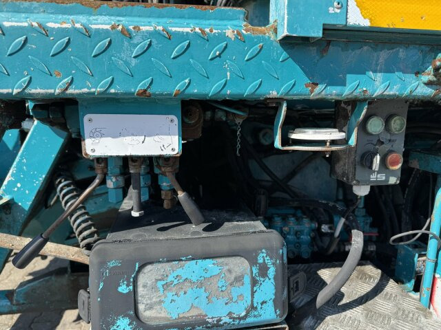 Mercedes-Benz AROCS 2844 6x4 Euro 6 Betonpumpe SERMAC 5Z33 - Truk pompa beton: gambar 4 Mercedes-Benz AROCS 2844 6x4 Euro 6 Betonpumpe SERMAC 5Z33 - Truk pompa beton: gambar 4