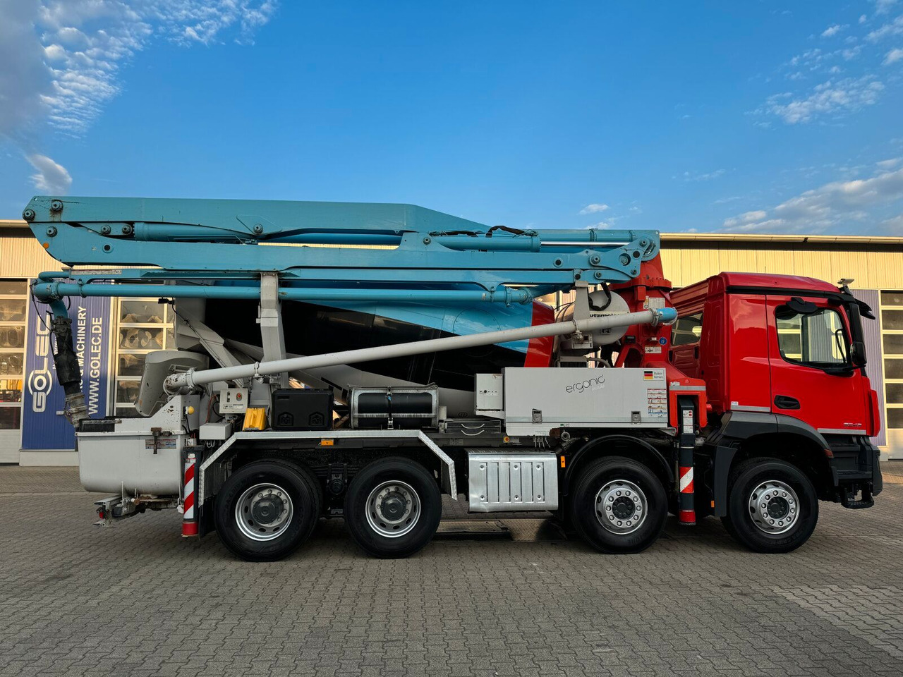 Mercedes-Benz AROCS 3243 8x4 Euro 6 Pumi Putzmeister TMM 24-3 - Truk pengaduk beton: gambar 4 Mercedes-Benz AROCS 3243 8x4 Euro 6 Pumi Putzmeister TMM 24-3 - Truk pengaduk beton: gambar 4