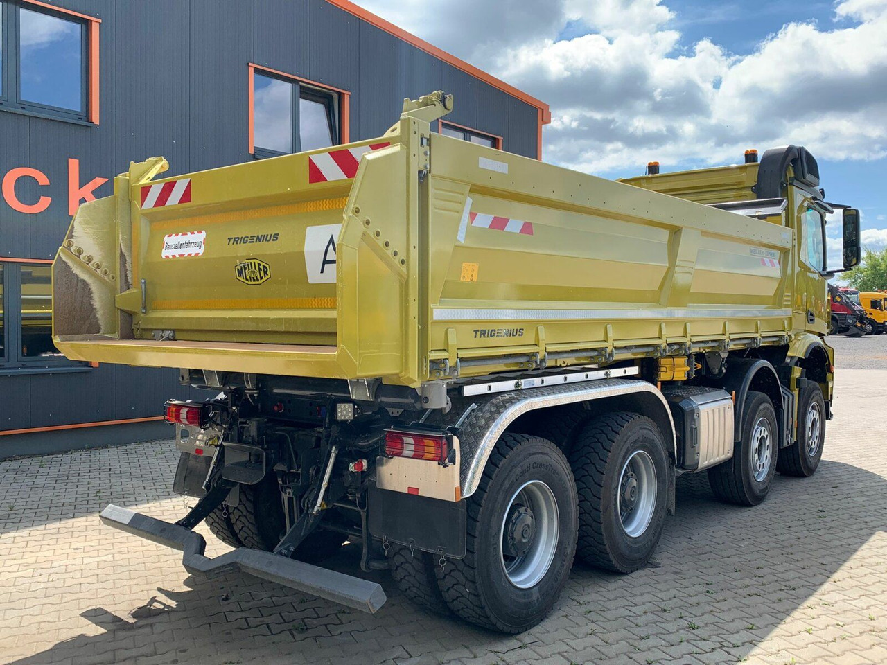 Mercedes-Benz AROCS 3248 8x4 Euro 6 Meiller Kipper Bordmatik - Truk jungkit: gambar 5 Mercedes-Benz AROCS 3248 8x4 Euro 6 Meiller Kipper Bordmatik - Truk jungkit: gambar 5