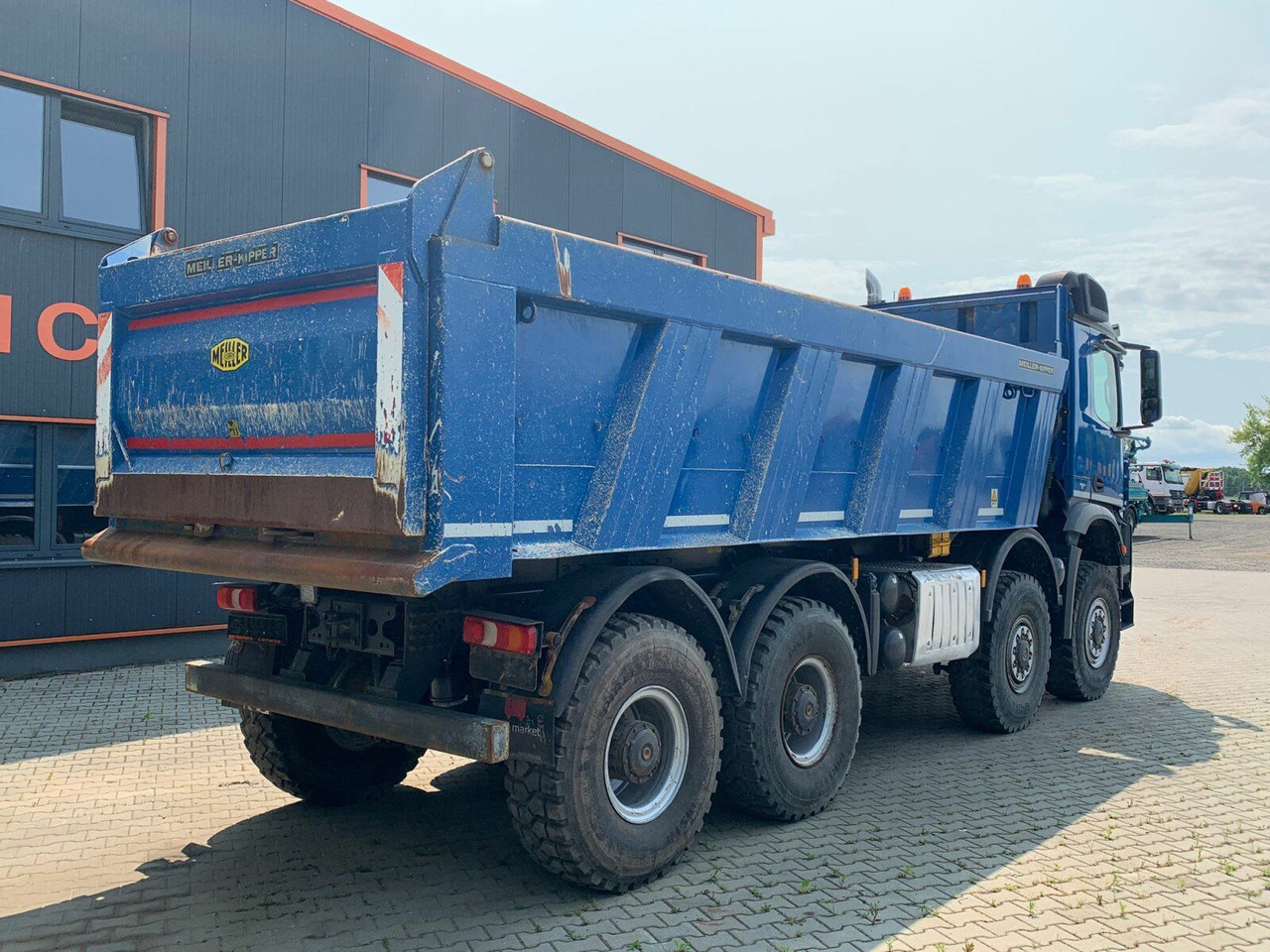 Mercedes-Benz AROCS 4145 8x8 EURO6 Muldenkipper TOP! - Truk jungkit: gambar 5 Mercedes-Benz AROCS 4145 8x8 EURO6 Muldenkipper TOP! - Truk jungkit: gambar 5
