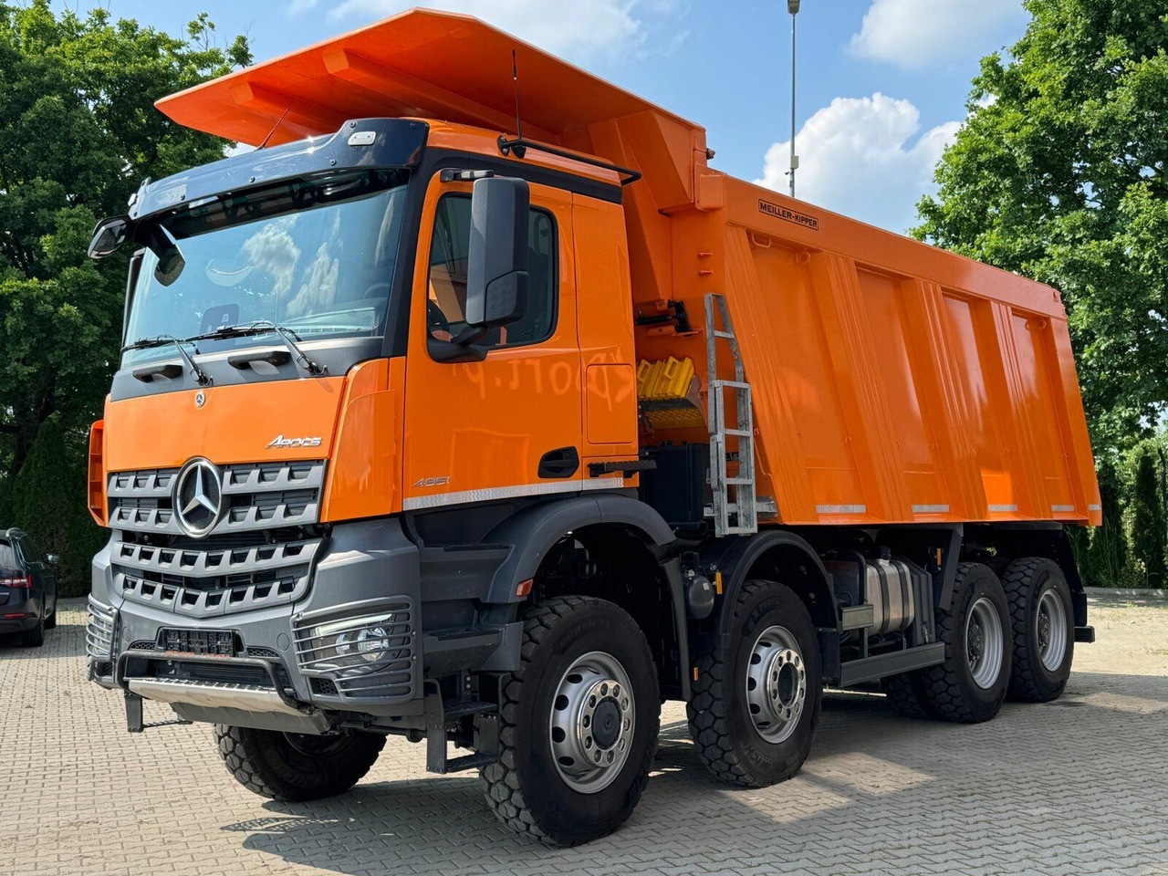 Mercedes-Benz AROCS 4851 8x6 Euro 6 Gesteinkipper MEILLER 25m³ - Truk jungkit: gambar 2 Mercedes-Benz AROCS 4851 8x6 Euro 6 Gesteinkipper MEILLER 25m³ - Truk jungkit: gambar 2