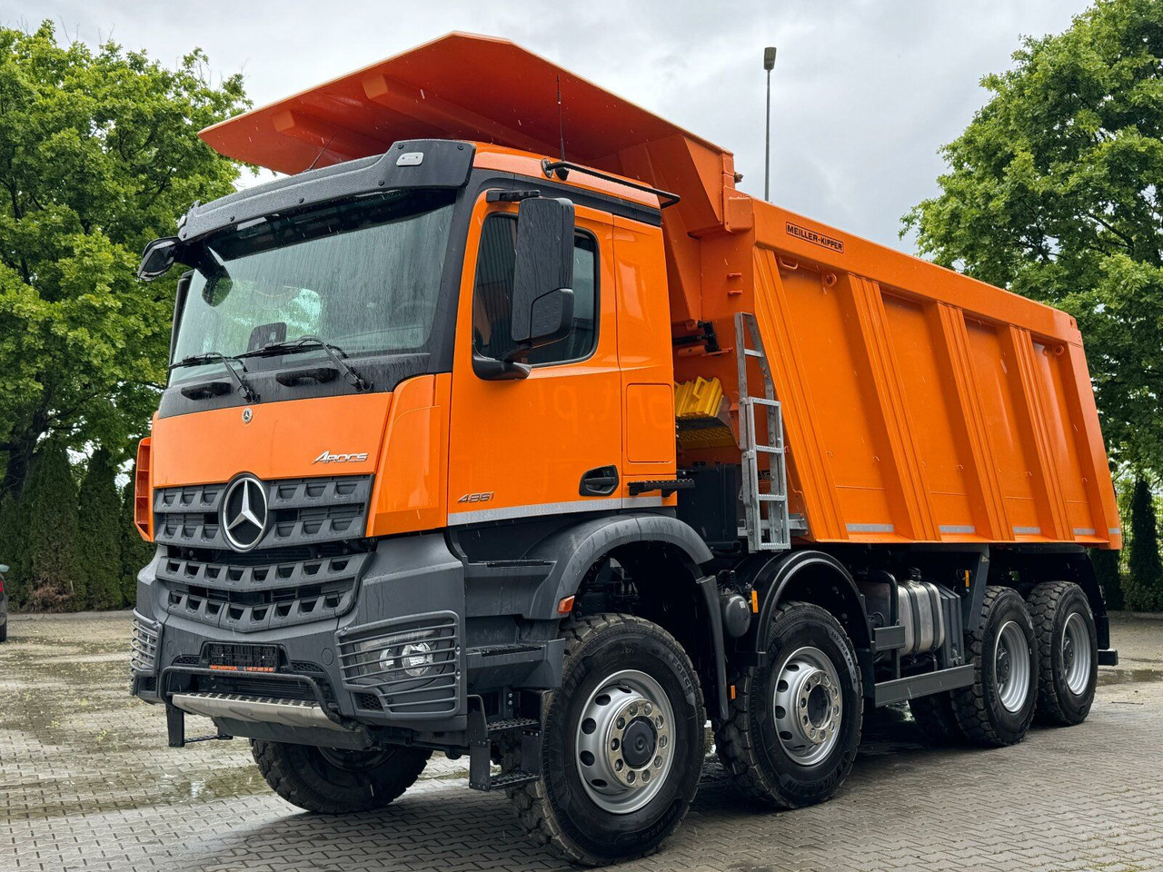 Mercedes-Benz AROCS 4851 8x6 Euro 6 Gesteinkipper MEILLER - Truk jungkit: gambar 2 Mercedes-Benz AROCS 4851 8x6 Euro 6 Gesteinkipper MEILLER - Truk jungkit: gambar 2