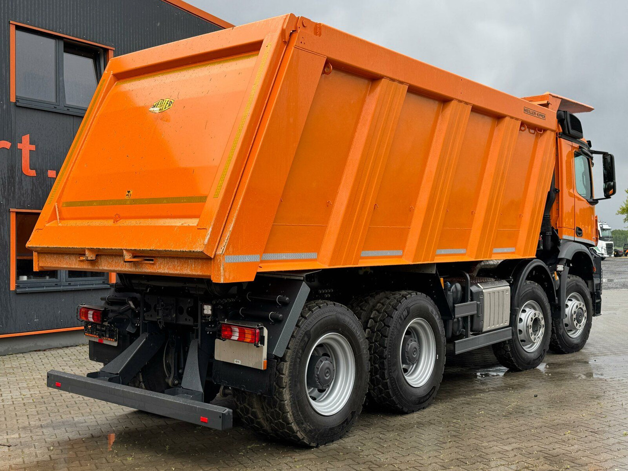 Mercedes-Benz AROCS 4851 8x6 Euro 6 Gesteinkipper MEILLER - Truk jungkit: gambar 3 Mercedes-Benz AROCS 4851 8x6 Euro 6 Gesteinkipper MEILLER - Truk jungkit: gambar 3