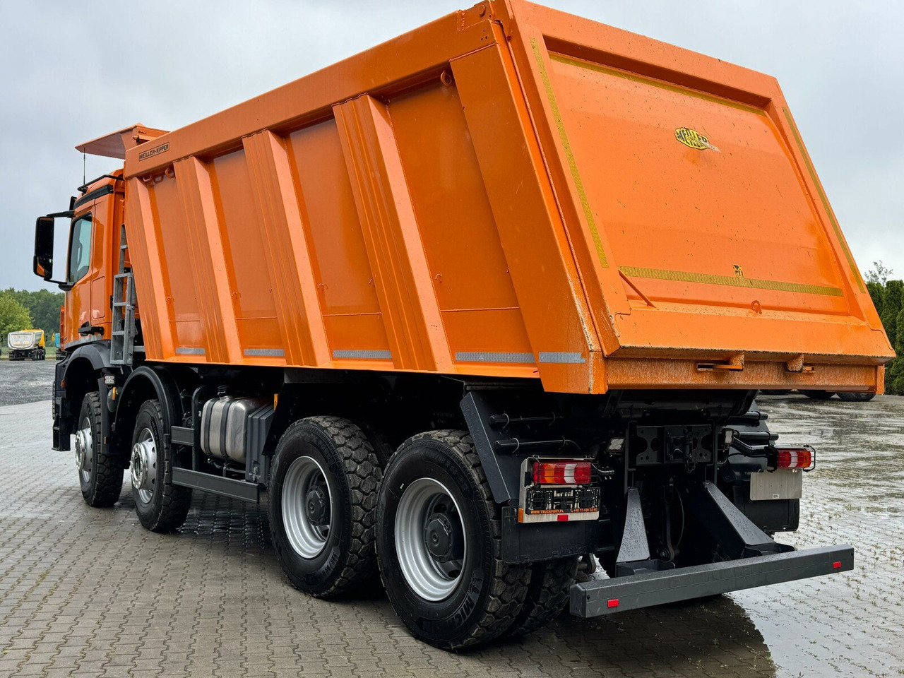 Mercedes-Benz AROCS 4851 8x6 Euro 6 Gesteinkipper MEILLER - Truk jungkit: gambar 5 Mercedes-Benz AROCS 4851 8x6 Euro 6 Gesteinkipper MEILLER - Truk jungkit: gambar 5