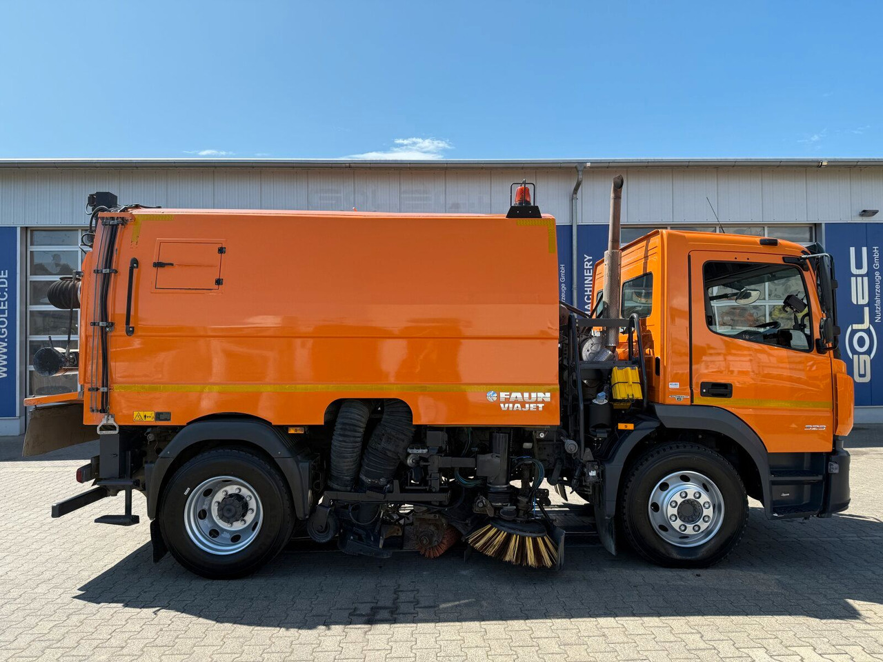 Mercedes-Benz ATEGO 1323 4x2 Kehrmaschine FAUN Viajet 6R/H - Penyapu jalan: gambar 3 Mercedes-Benz ATEGO 1323 4x2 Kehrmaschine FAUN Viajet 6R/H - Penyapu jalan: gambar 3