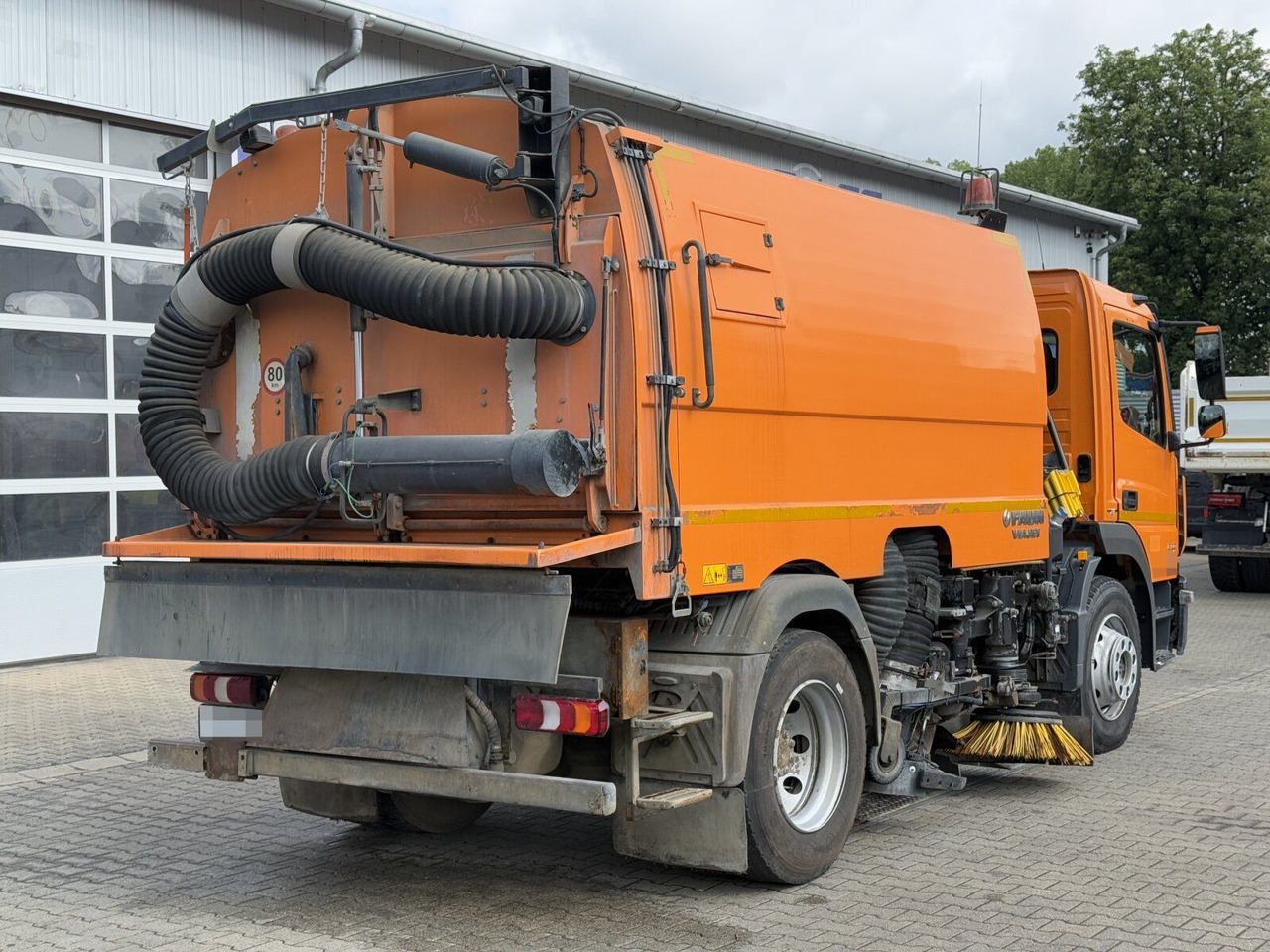 Mercedes-Benz ATEGO 1323 4x2 Kehrmaschine FAUN Viajet 6R/H - Penyapu jalan: gambar 5 Mercedes-Benz ATEGO 1323 4x2 Kehrmaschine FAUN Viajet 6R/H - Penyapu jalan: gambar 5