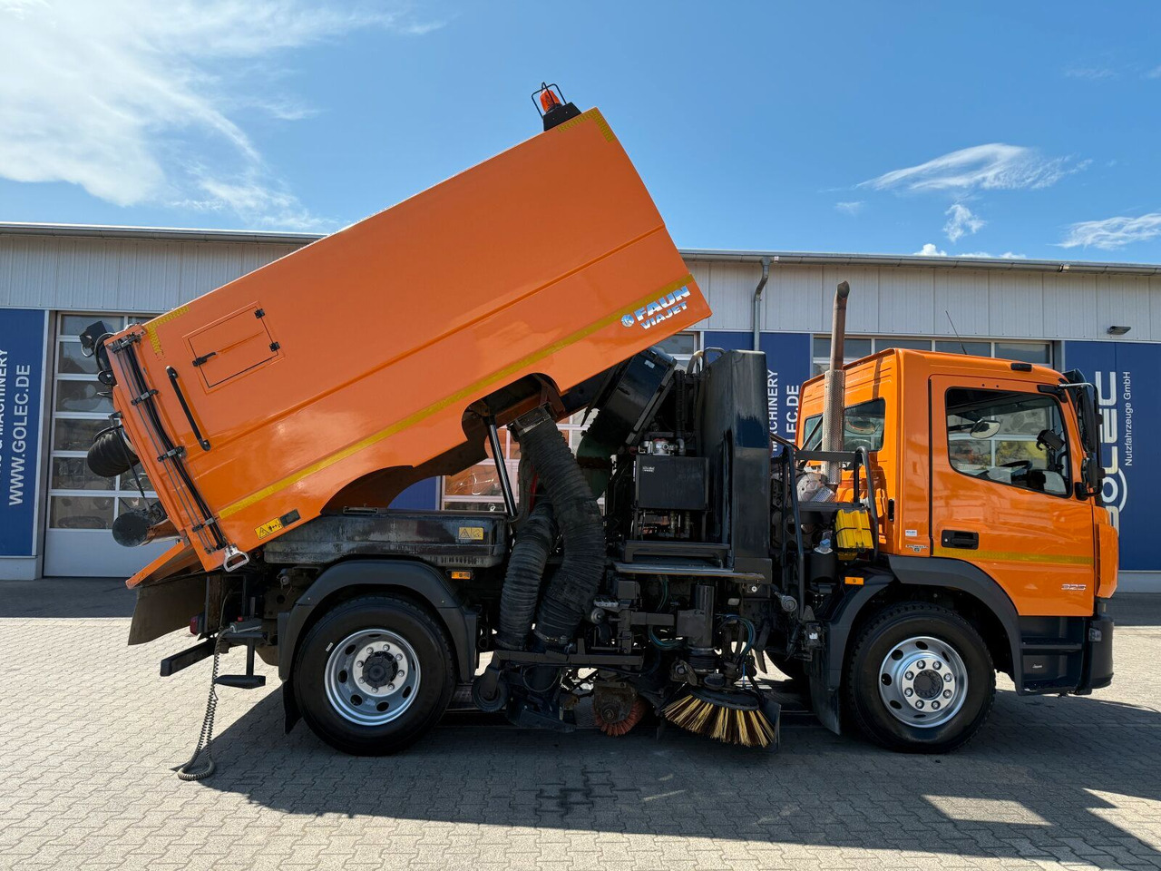 Mercedes-Benz ATEGO 1323 4x2 Kehrmaschine FAUN Viajet 6R/H - Penyapu jalan: gambar 4 Mercedes-Benz ATEGO 1323 4x2 Kehrmaschine FAUN Viajet 6R/H - Penyapu jalan: gambar 4