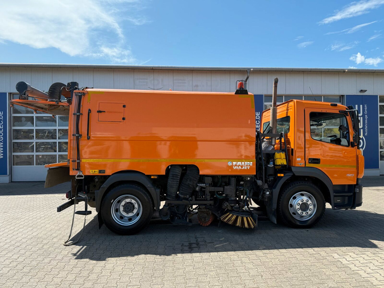 Mercedes-Benz ATEGO 1323 4x2 Kehrmaschine FAUN Viajet 6R/H - Penyapu jalan: gambar 5 Mercedes-Benz ATEGO 1323 4x2 Kehrmaschine FAUN Viajet 6R/H - Penyapu jalan: gambar 5