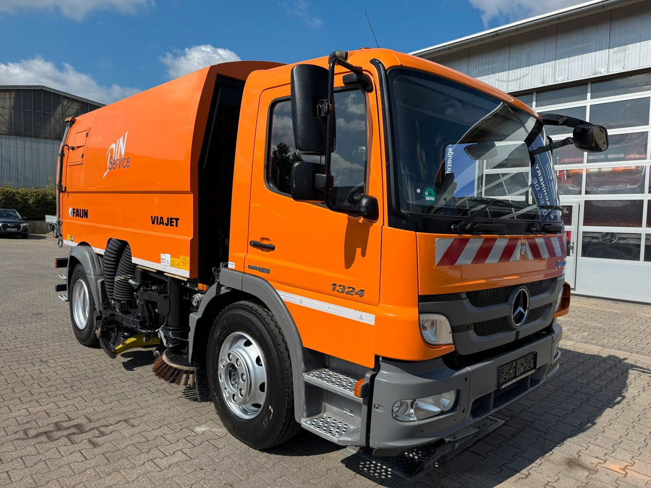 Mercedes-Benz ATEGO 1324 4x2 Kehrmaschine FAUN Viajet 6R/H - Penyapu jalan: gambar 1 Mercedes-Benz ATEGO 1324 4x2 Kehrmaschine FAUN Viajet 6R/H - Penyapu jalan: gambar 1
