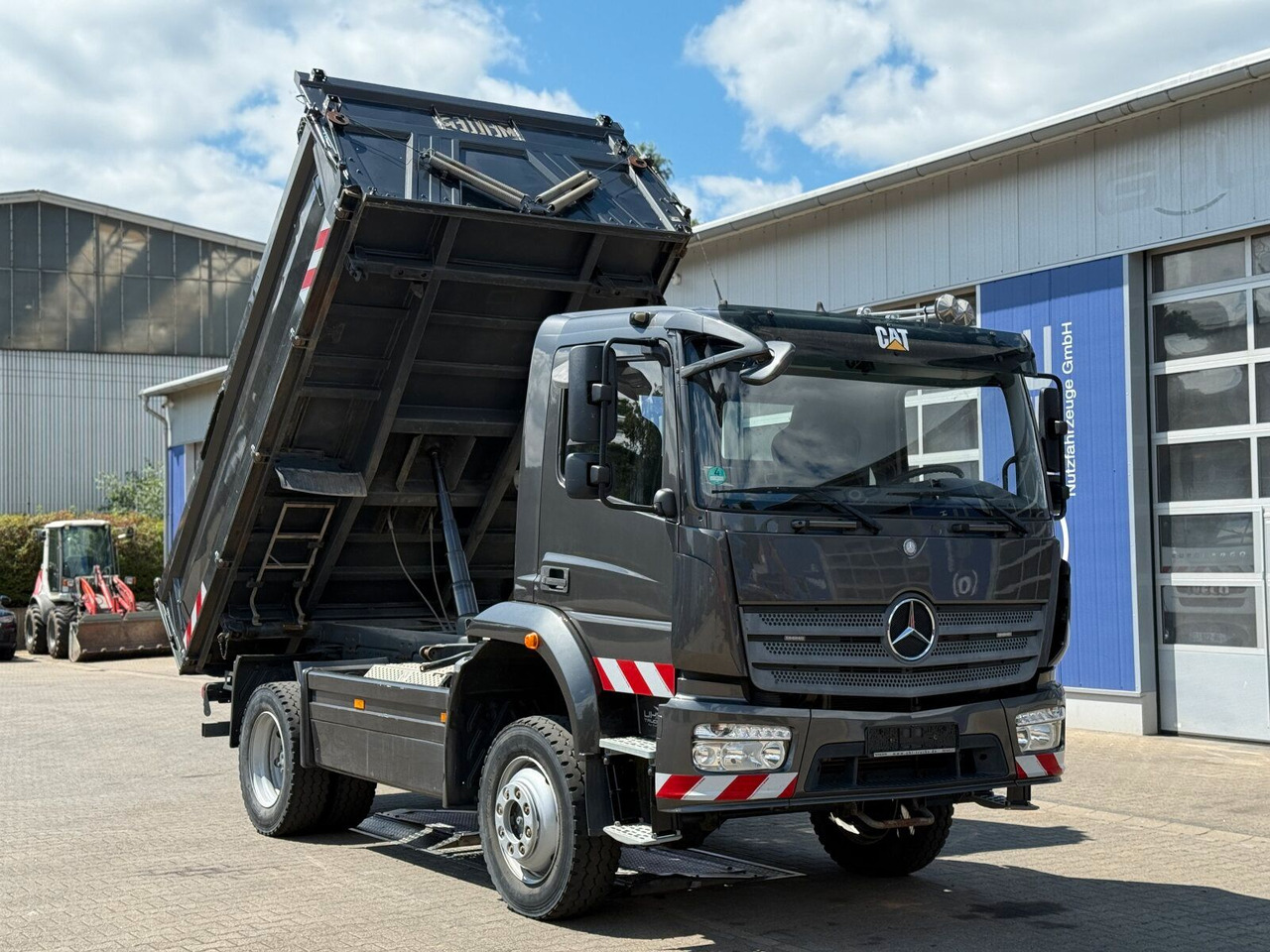 Mercedes-Benz ATEGO 1530 4x4 Euro 6 Meiller Kipper - Truk jungkit: gambar 2 Mercedes-Benz ATEGO 1530 4x4 Euro 6 Meiller Kipper - Truk jungkit: gambar 2