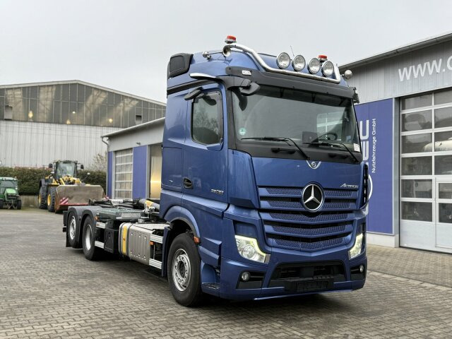 Mercedes-Benz Actros 2563 6x2 Euro 6 Abrollkipper Hyva 20-57-S - Truk sasis: gambar 1 Mercedes-Benz Actros 2563 6x2 Euro 6 Abrollkipper Hyva 20-57-S - Truk sasis: gambar 1