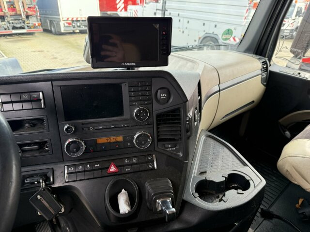 Mercedes-Benz Actros 4x2 Pritsche Plane Laderampe + Anhänger - Truk dengan terpal samping: gambar 3 Mercedes-Benz Actros 4x2 Pritsche Plane Laderampe + Anhänger - Truk dengan terpal samping: gambar 3