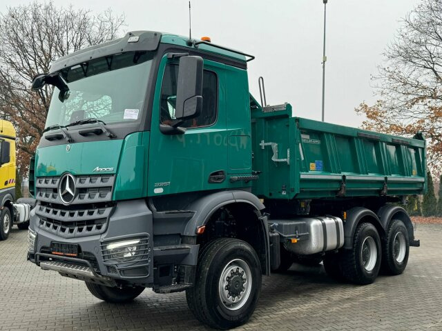 Mercedes-Benz Arocs 3351 6x6 Kipper Bordmatic Meiller - Truk jungkit: gambar 1 Mercedes-Benz Arocs 3351 6x6 Kipper Bordmatic Meiller - Truk jungkit: gambar 1