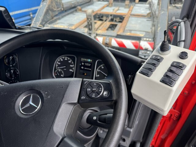 Mercedes-Benz Atego 1324 4x2 Kehrmaschine BROCK HD Anlage - Penyapu jalan: gambar 3 Mercedes-Benz Atego 1324 4x2 Kehrmaschine BROCK HD Anlage - Penyapu jalan: gambar 3