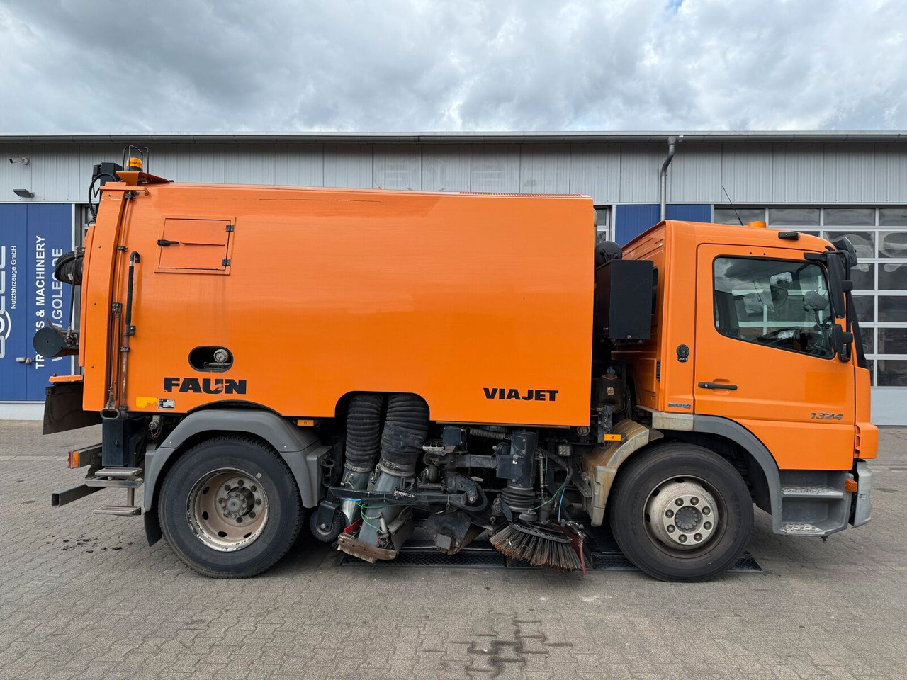 Mercedes-Benz Atego 1324 4x2 Kehrmaschine Viajet 6R/L - Penyapu jalan: gambar 2 Mercedes-Benz Atego 1324 4x2 Kehrmaschine Viajet 6R/L - Penyapu jalan: gambar 2
