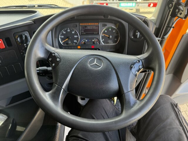 Mercedes-Benz Atego 1324 4x2 Kehrmaschine Viajet 6R/L - Penyapu jalan: gambar 3 Mercedes-Benz Atego 1324 4x2 Kehrmaschine Viajet 6R/L - Penyapu jalan: gambar 3