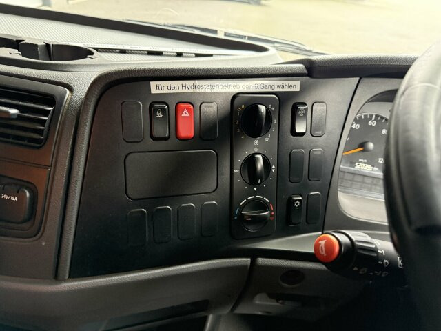 Mercedes-Benz Atego Kehrmaschine BUCHER CITYFANT 5000 - Penyapu jalan: gambar 5 Mercedes-Benz Atego Kehrmaschine BUCHER CITYFANT 5000 - Penyapu jalan: gambar 5