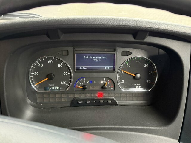 Mercedes-Benz Atego Kehrmaschine BUCHER CITYFANT 5000 - Penyapu jalan: gambar 2 Mercedes-Benz Atego Kehrmaschine BUCHER CITYFANT 5000 - Penyapu jalan: gambar 2