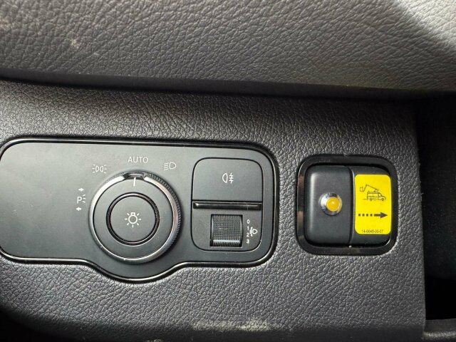 Mercedes-Benz Sprinter 316 CDI mit Versalift VTL-39-135 - Platform udara yang dipasang di truk: gambar 4 Mercedes-Benz Sprinter 316 CDI mit Versalift VTL-39-135 - Platform udara yang dipasang di truk: gambar 4