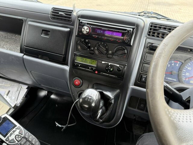 Mitsubishi Canter FUSO Kehrmaschine BROCK SL140 4 m³ - Penyapu jalan: gambar 3 Mitsubishi Canter FUSO Kehrmaschine BROCK SL140 4 m³ - Penyapu jalan: gambar 3