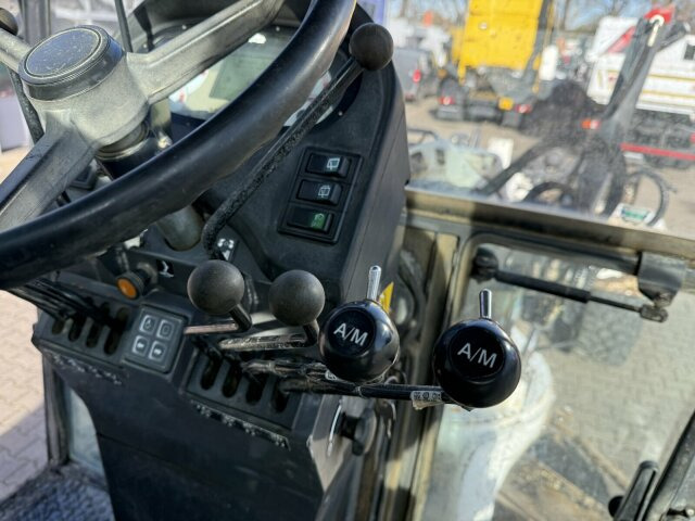 New Holland F106.6A alrrad 6x6 Grader 12 Ton - 10.700 Std - Grader: gambar 4 New Holland F106.6A alrrad 6x6 Grader 12 Ton - 10.700 Std - Grader: gambar 4