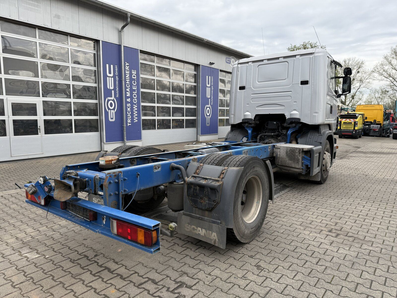 Scania R 420 Tankwagen ADR Fahrgestell Retarder Volluft - Truk tangki: gambar 3 Scania R 420 Tankwagen ADR Fahrgestell Retarder Volluft - Truk tangki: gambar 3
