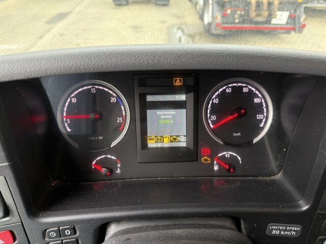 Scania R560 6x4 Holztransport Kran LOGLIFT HIAB 140S79R - Truk logging, Truk derek: gambar 2 Scania R560 6x4 Holztransport Kran LOGLIFT HIAB 140S79R - Truk logging, Truk derek: gambar 2