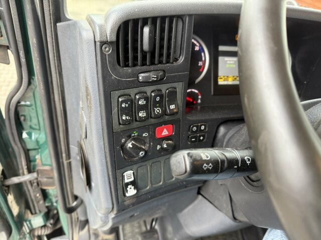 Scania R560 6x4 Holztransport Kran LOGLIFT HIAB 140S79R - Truk logging, Truk derek: gambar 3 Scania R560 6x4 Holztransport Kran LOGLIFT HIAB 140S79R - Truk logging, Truk derek: gambar 3