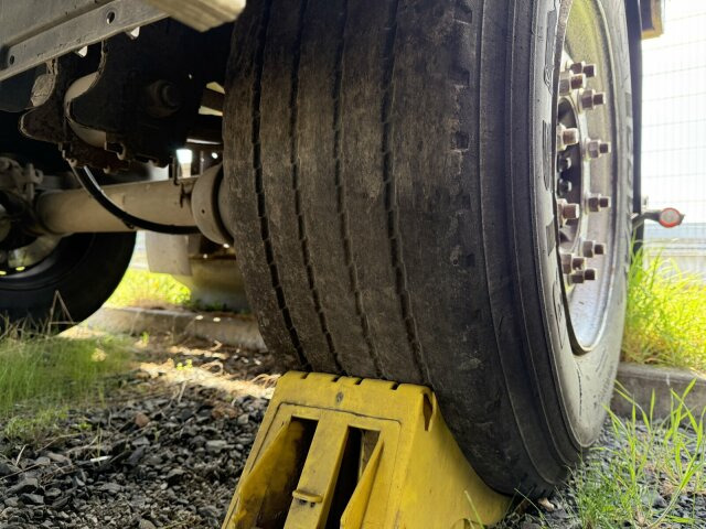 Schmitz Cargobull Gotha AFG 18 BS Baustoffanhänger 2 Achse - Trailer flatbed: gambar 3 Schmitz Cargobull Gotha AFG 18 BS Baustoffanhänger 2 Achse - Trailer flatbed: gambar 3