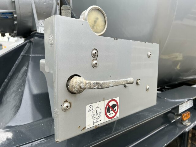 Schwing Stetter Betonmischer Auflieger 10 m³ - Semi-trailer mixer beton: gambar 4 Schwing Stetter Betonmischer Auflieger 10 m³ - Semi-trailer mixer beton: gambar 4