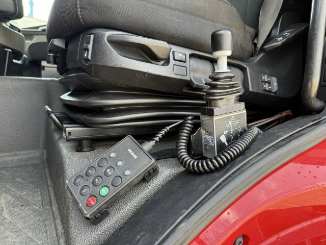 MAN TGS 18.520 4x4 SZM - Kipphyd. Blatt Luft Pritard - Tractor head: gambar 5 MAN TGS 18.520 4x4 SZM - Kipphyd. Blatt Luft Pritard - Tractor head: gambar 5