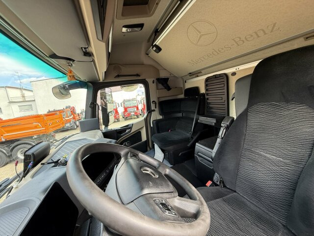 Mercedes-Benz ACTROS 1846 4x4 HAD Eur 6 Kipphydraulik Retarder - Tractor head: gambar 4 Mercedes-Benz ACTROS 1846 4x4 HAD Eur 6 Kipphydraulik Retarder - Tractor head: gambar 4