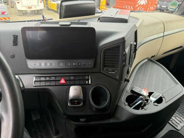 Mercedes-Benz ACTROS 1846 4x4 HAD Eur 6 Kipphydraulik Retarder - Tractor head: gambar 3 Mercedes-Benz ACTROS 1846 4x4 HAD Eur 6 Kipphydraulik Retarder - Tractor head: gambar 3