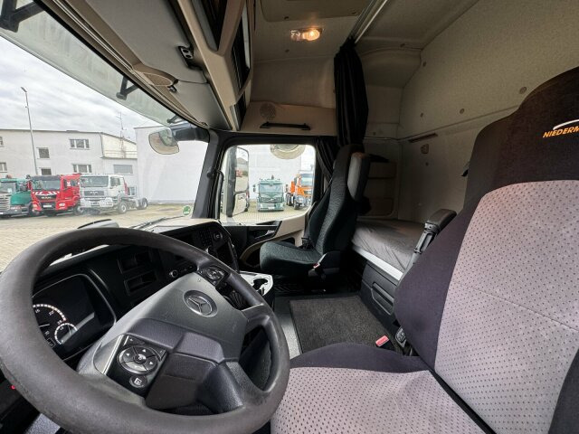 Mercedes-Benz Actros 1840 4x2 SZM Mega *Retarder - Tractor head: gambar 3 Mercedes-Benz Actros 1840 4x2 SZM Mega *Retarder - Tractor head: gambar 3