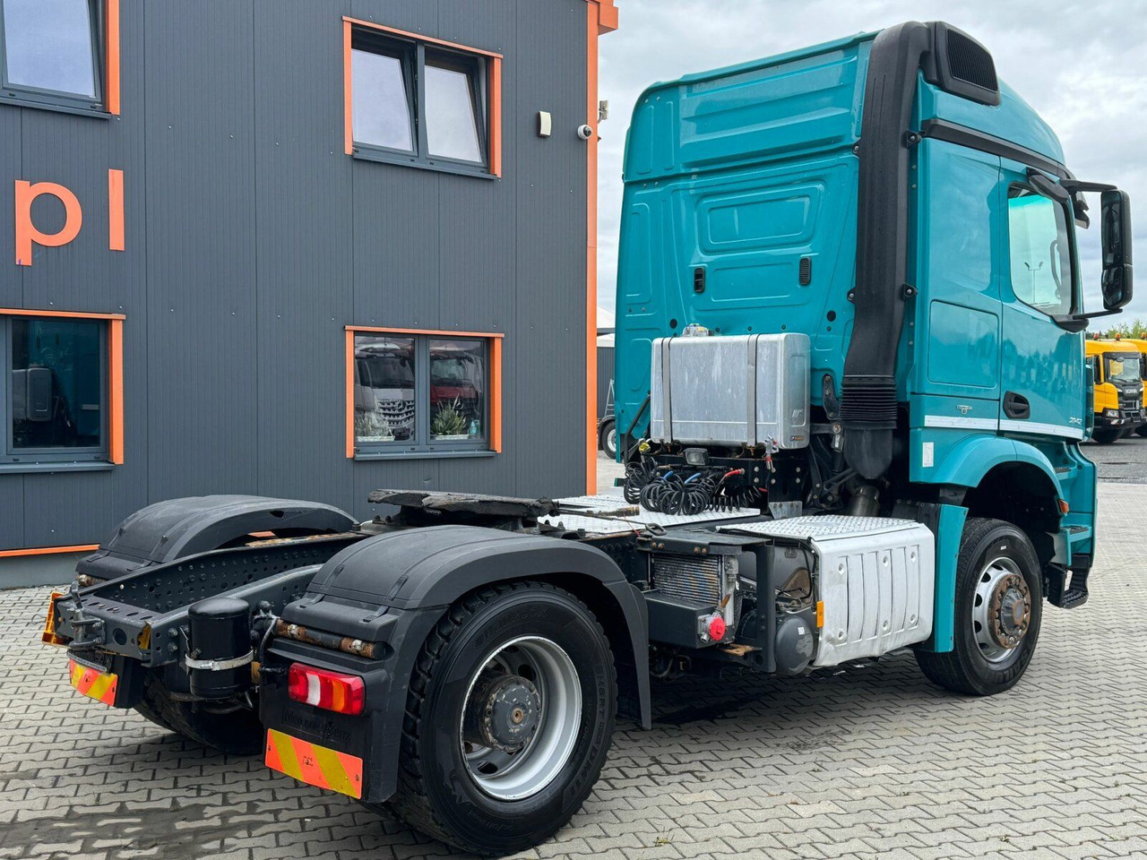 Mercedes-Benz Arocs 2142 4x4H SZM Euro 6 Kipphydraulik - Tractor head: gambar 5 Mercedes-Benz Arocs 2142 4x4H SZM Euro 6 Kipphydraulik - Tractor head: gambar 5